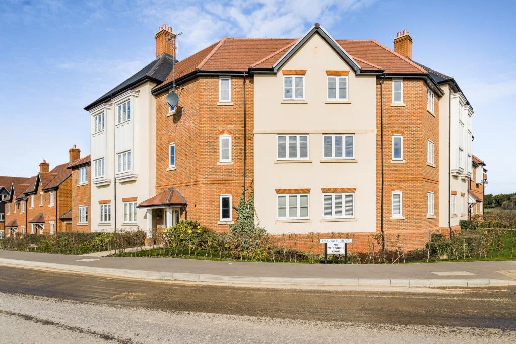 Woodhurst Park, Warfield, RG42 2 bed apartment £1,400 pcm (£323 pw)