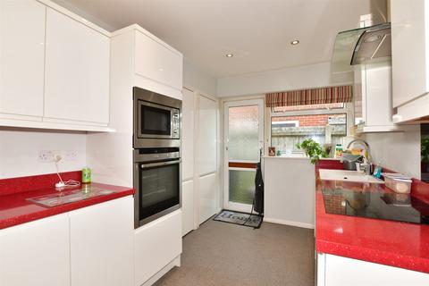 14 Dorcas Gardens, Broadstairs, CT10 1BS