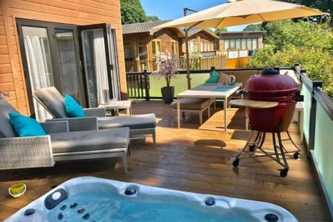 3 bedroom lodge for sale - Plas Coch Country and Leisure Retreat