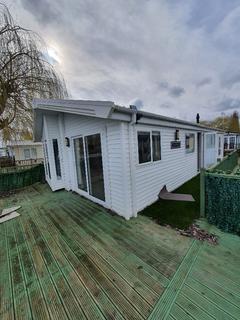 2 bedroom lodge for sale - Billing Aquadrome Holiday Park