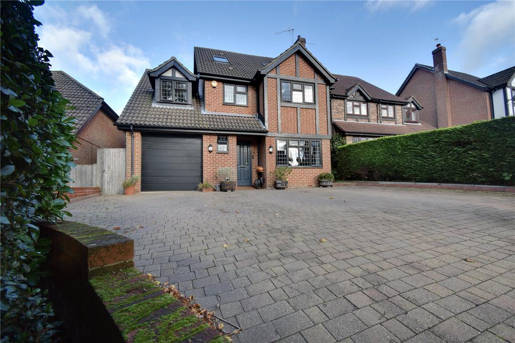 Abbots Langley, Hertfordshire WD5 5 bed detached house for sale £925,000