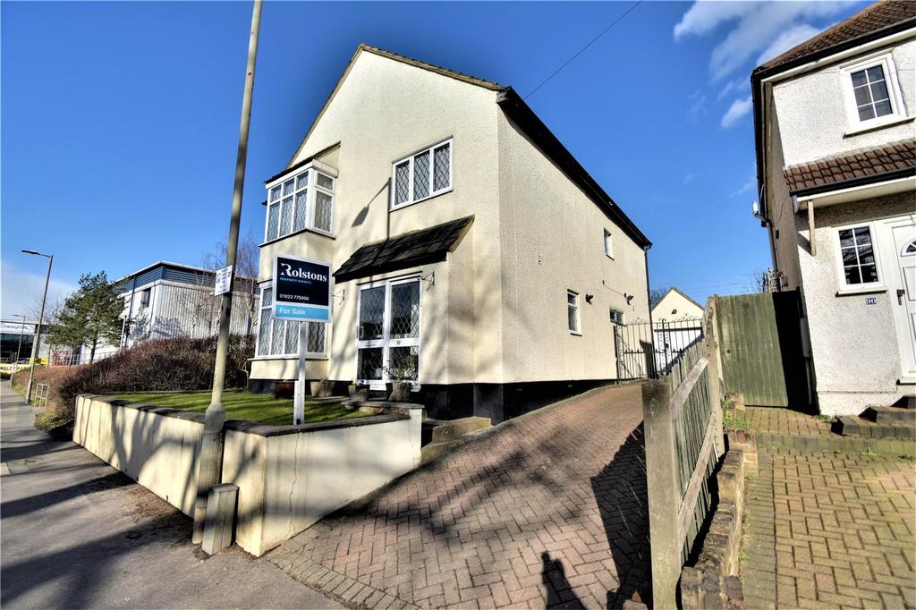 Kings Langley, Hertfordshire WD4 5 bed detached house for sale £799,950