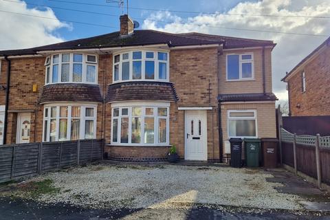 4 bedroom semi-detached house to rent, Myrtle Avenue, Leicester LE4