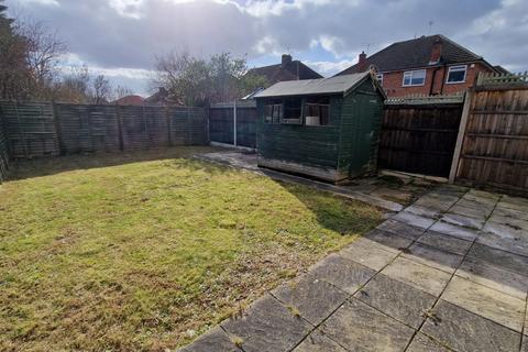 4 bedroom semi-detached house to rent, Myrtle Avenue, Leicester LE4