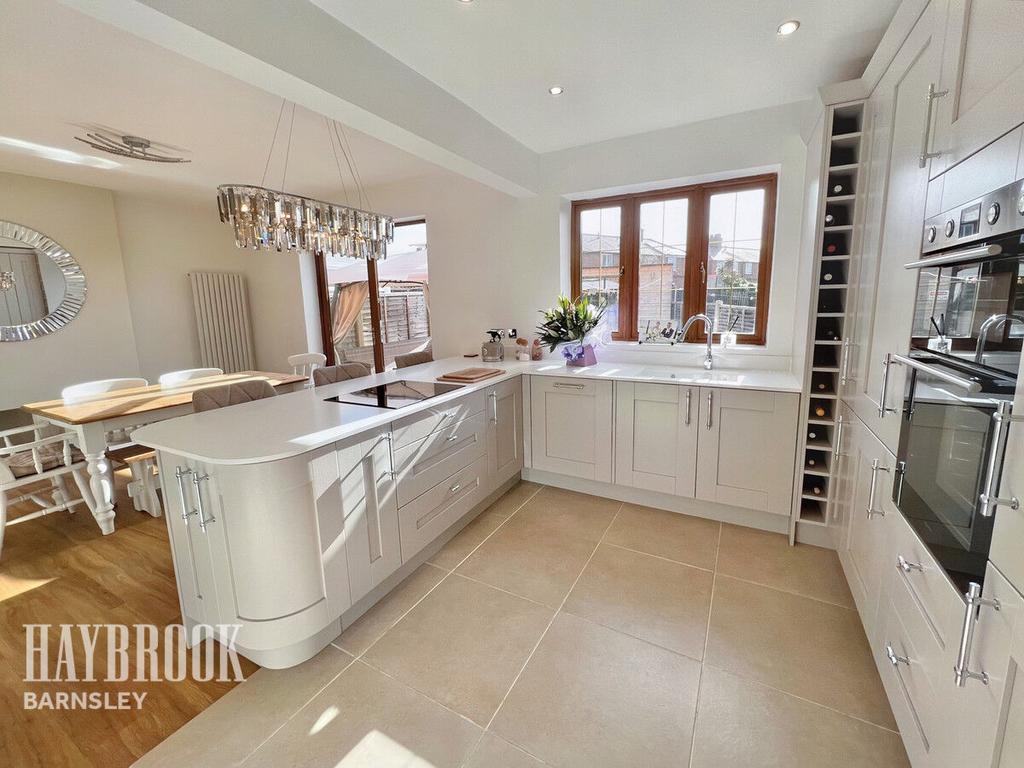 Newtown Avenue, Cudworth 3 bed semidetached house for sale £170,000