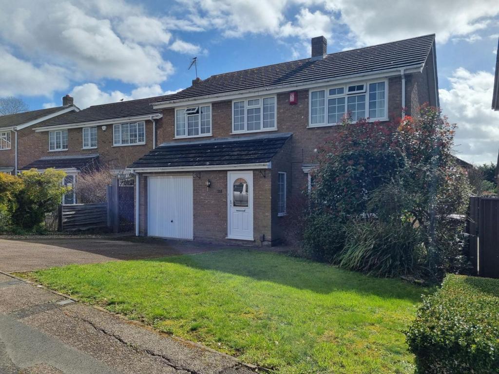 Shepperton Close, Great Billing, Northampton NN3 9NT 4 bed detached house for sale £425,000