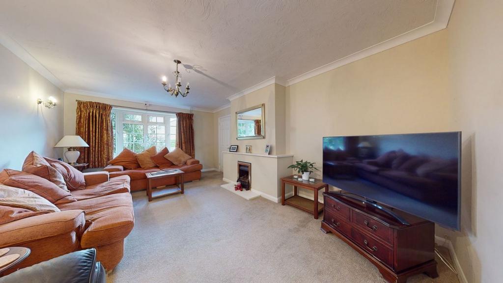 Shepperton Close, Great Billing, Northampton NN3 9NT 4 bed detached