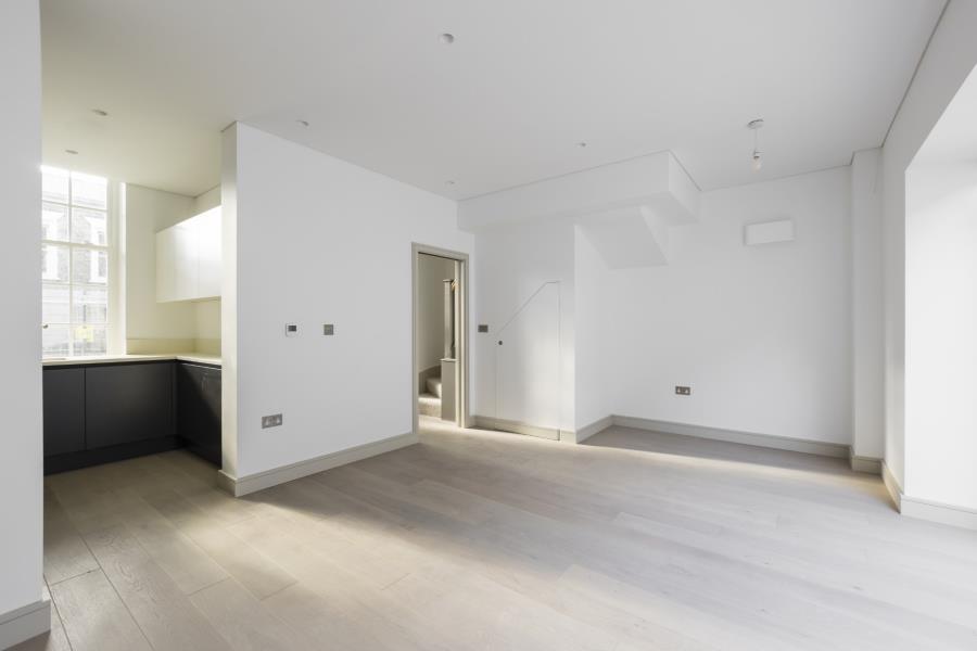 Raglan Street, Kentish Town, London 3 bed terraced house - £4,550 pcm ...
