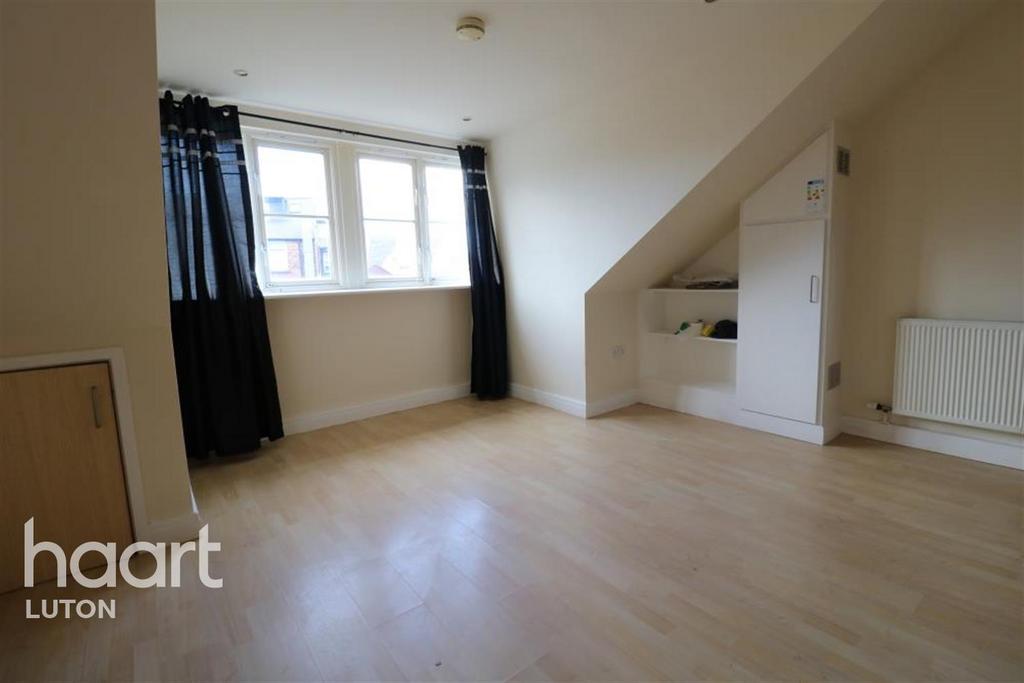 Auction House, John Street, Luton Studio £800 pcm (£185 pw)