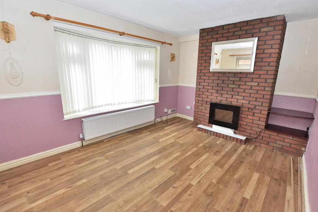 Helming Drive, Wolverhampton 2 bed house £860 pcm (£198 pw)