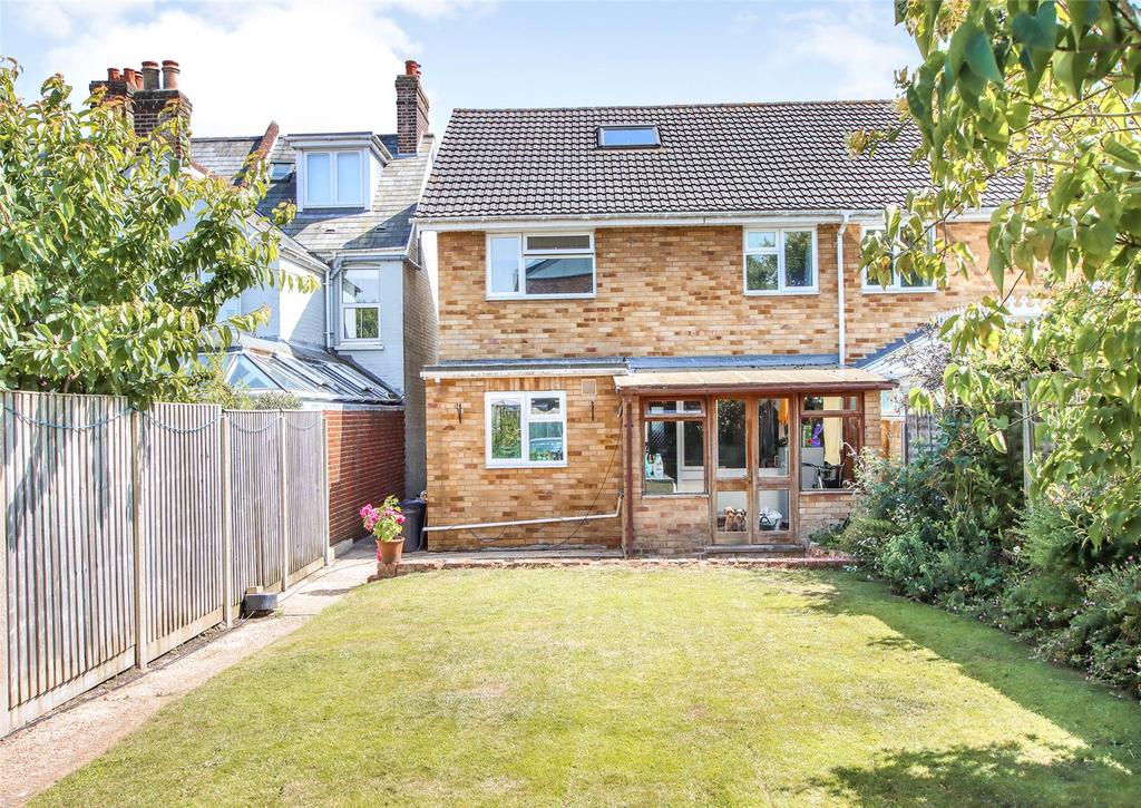 Middle Road, Lymington, Hampshire, SO41 3 bed semidetached house for