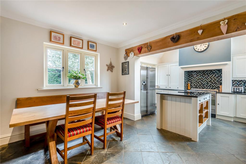 Kitchen/Dining Area