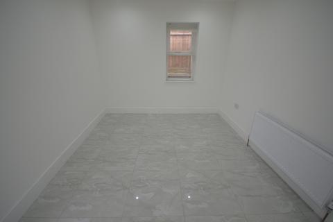 1 bedroom bungalow to rent - Ilford, IG6
