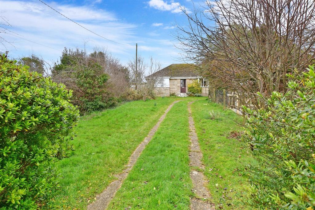 Heathfield Road, Freshwater Bay... 2 bed detached bungalow £332,500