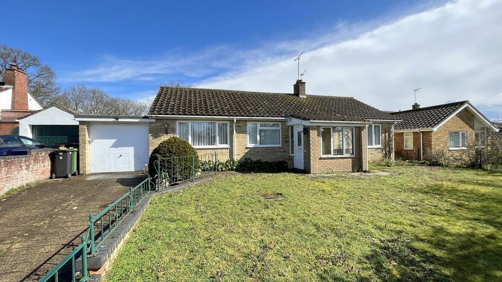 Hillside, Chedgrave 3 bed detached bungalow £325,000