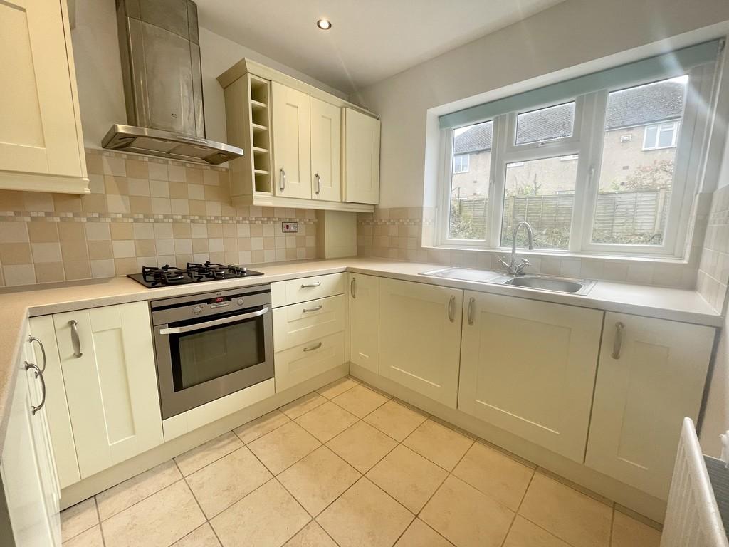 Taunton Lane, Old Coulsdon 2 bed ground floor £1,495 pcm (£345 pw)