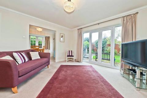 26 Eastfields, Pinner, HA5 2SR