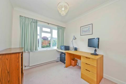 26 Eastfields, Pinner, HA5 2SR