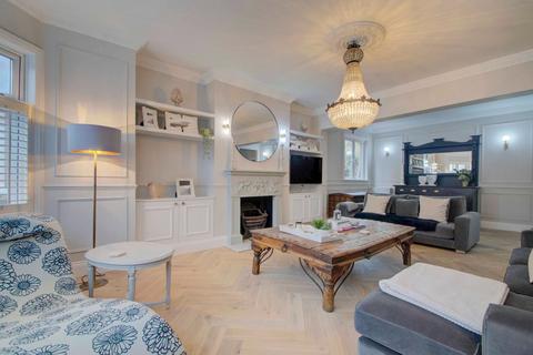 16 Cecil Park, Pinner, HA5 5HH