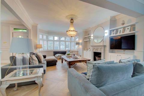 16 Cecil Park, Pinner, HA5 5HH