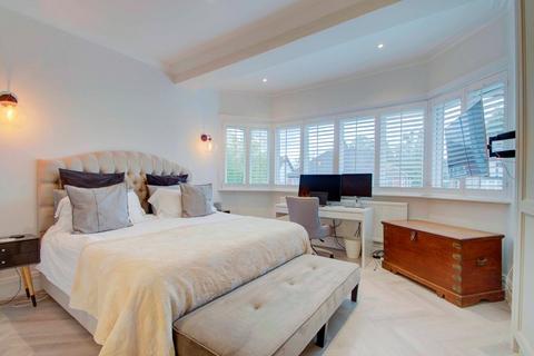16 Cecil Park, Pinner, HA5 5HH