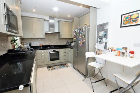 4 bedroom semi-detached house to rent, Eastern Avenue, Pinner HA5
