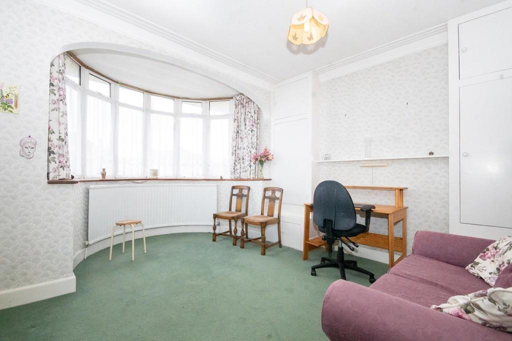 Greystoke Avenue, Pinner HA5 4 bed detached house £745,000