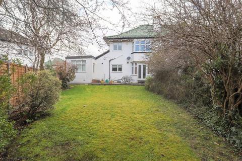 4 Furham Feild, Pinner, HA5 4DZ