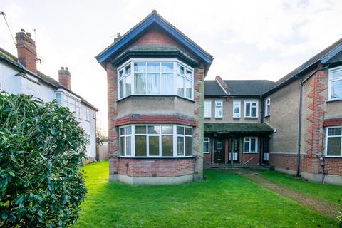 12 West End Court, Pinner, HA5 1BP