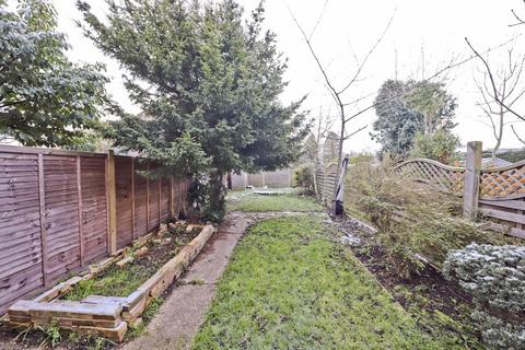 12 West End Court, Pinner, HA5 1BP