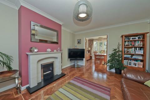 49 Raisins Hill, Pinner, HA5 2BU