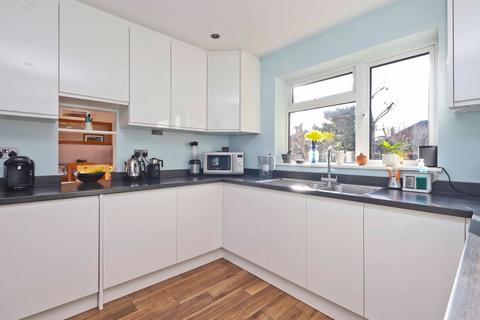 49 Raisins Hill, Pinner, HA5 2BU
