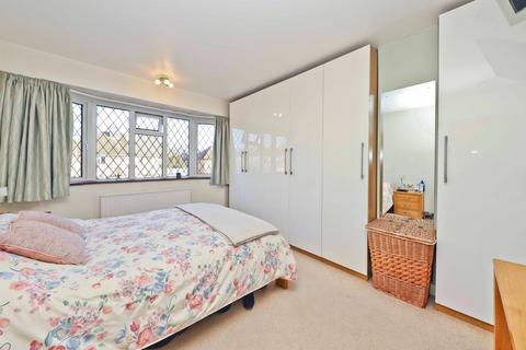 49 Raisins Hill, Pinner, HA5 2BU