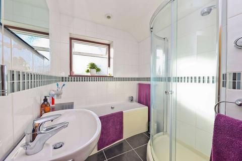 49 Raisins Hill, Pinner, HA5 2BU