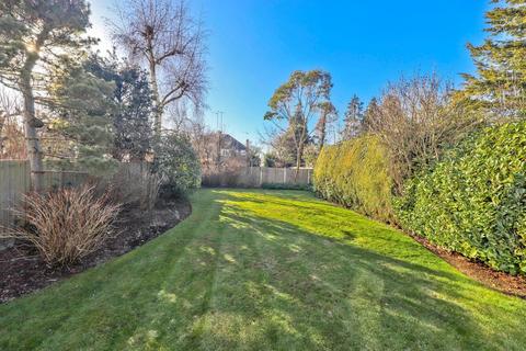49 Raisins Hill, Pinner, HA5 2BU