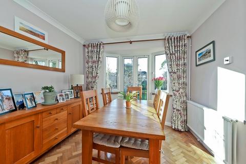 49 Raisins Hill, Pinner, HA5 2BU