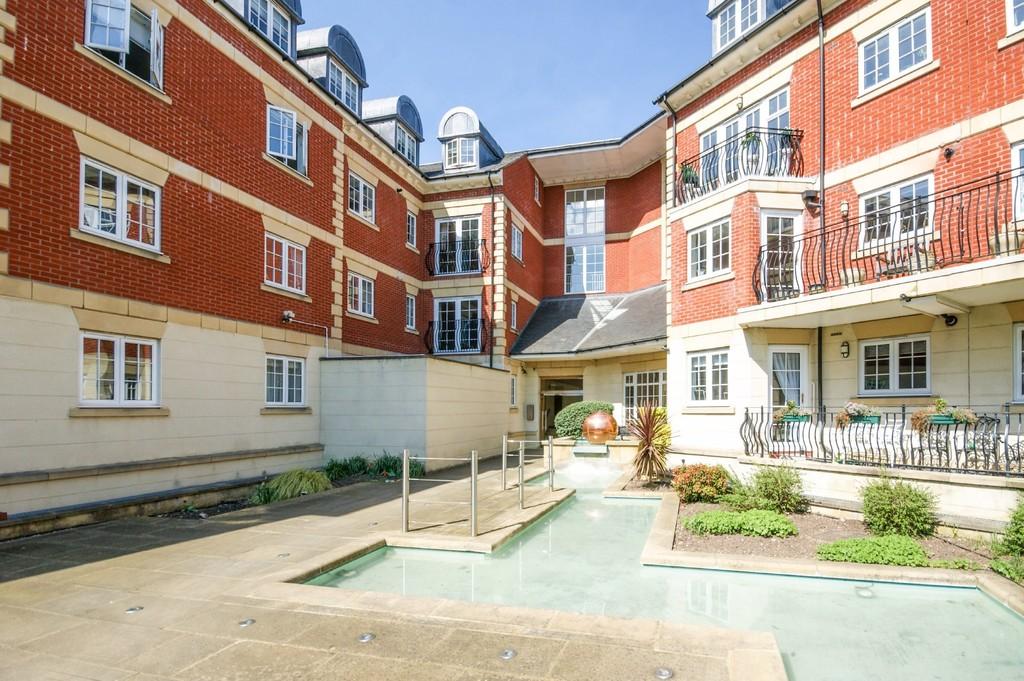 Eastcote Road, Pinner HA5 3 bed apartment for sale £975,000