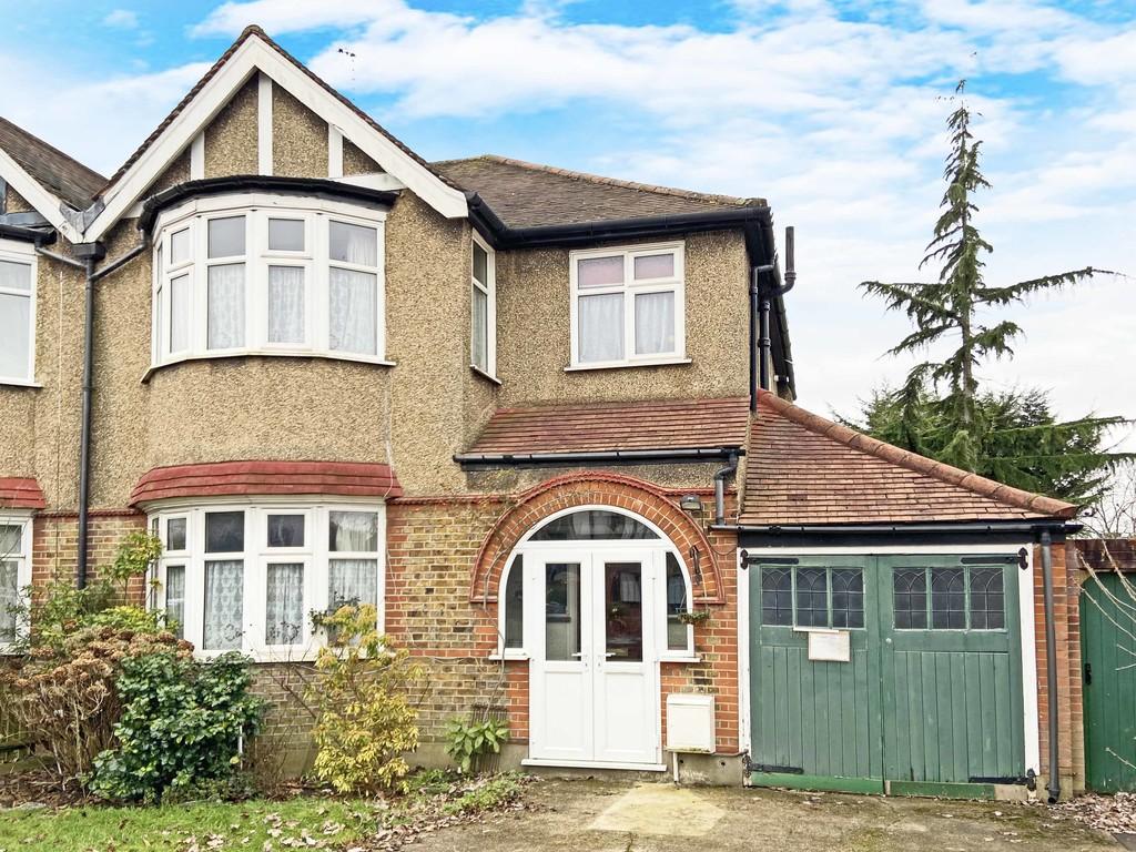 Pinner View, Harrow HA1 3 bed semidetached house for sale £725,000