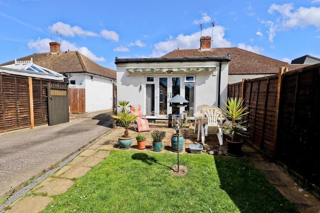 Pavilion Way, Ruislip HA4 3 bed semidetached bungalow for sale £625,000