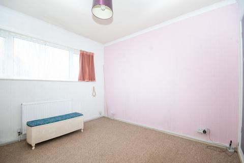 17 Farthings Close, Pinner, HA5 2QR