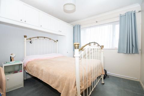 17 Farthings Close, Pinner, HA5 2QR