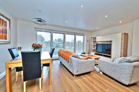 7 Newnham Avenue, Ruislip, HA4 9RW