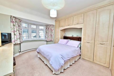 7 Newnham Avenue, Ruislip, HA4 9RW