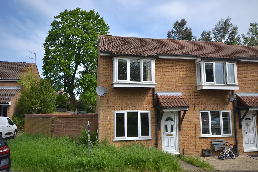Hampden Close, North Weald 2 bed end of terrace house for sale £355,000
