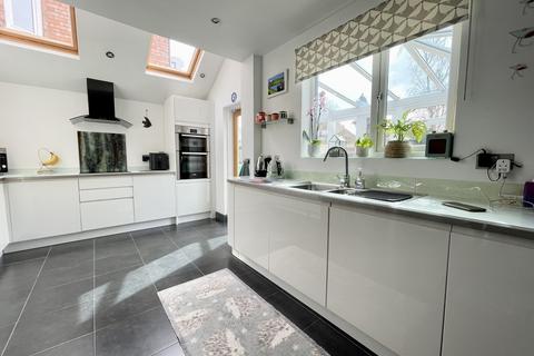 108 Bradbury Road, Solihull, B92 8AL