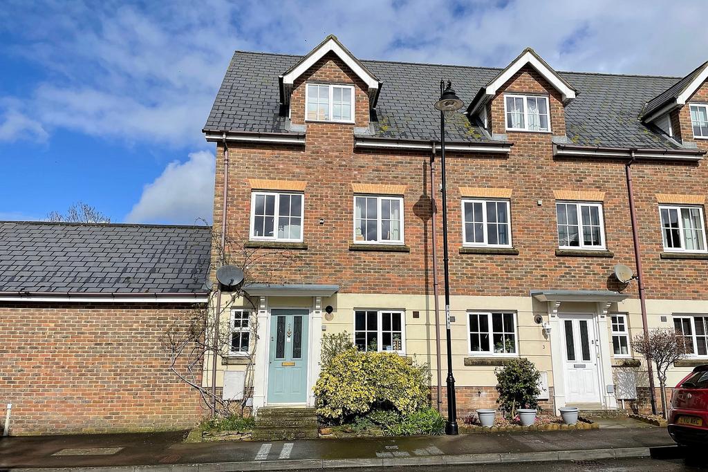 Gillingham, Dorset, SP8 4 bed townhouse for sale £279,300