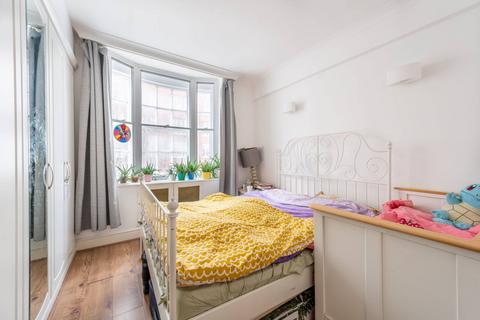 2 bedroom flat for sale - Queensway, Bayswater, London, W2
