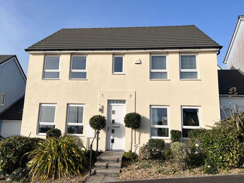 74 Crompton Way, OgmoreBySea, CF32 0QF 4 bed house for sale £475,000