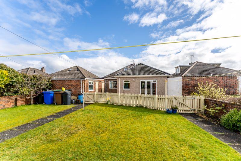 54 St. Andrews Avenue, Prestwick KA9 2DZ 5 bed detached bungalow £275,000