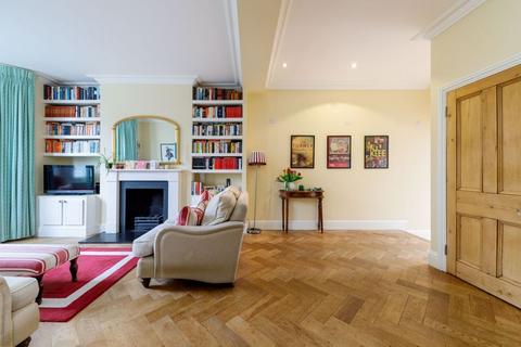 39 Roxwell Road, London, W12 9QE